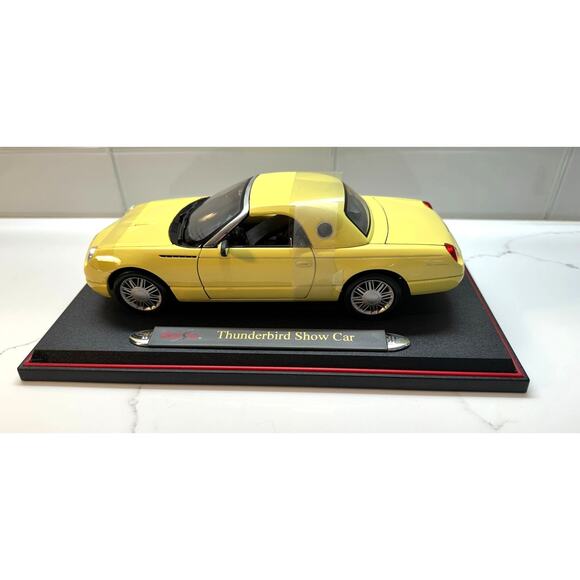 Maisto Yellow Thunderbird Show Car, Premiere Collection, 1:18 Scale - Picture 2 of 10